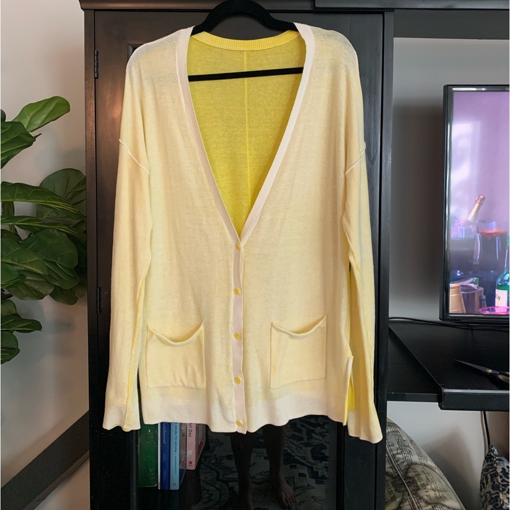 GAP Yellow V-Neck Sweater / Cardigan